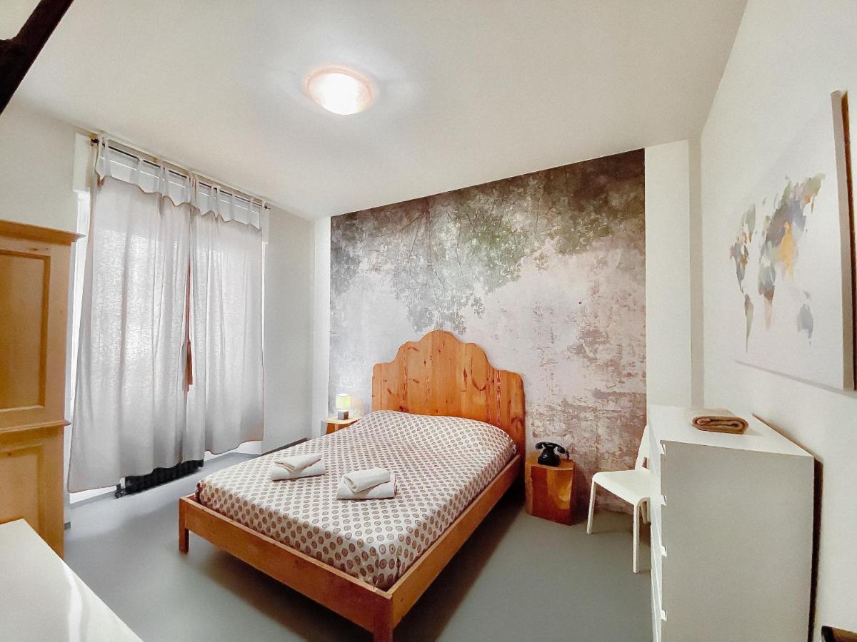 Tra Piazza Erbe E Piazza Bra Raffinata Maison Hotel Verona Bagian luar foto