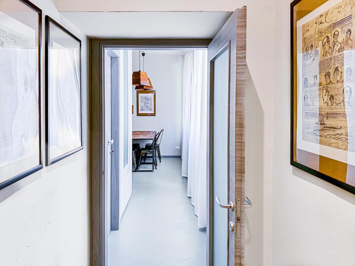 Tra Piazza Erbe E Piazza Bra Raffinata Maison Hotel Verona Bagian luar foto