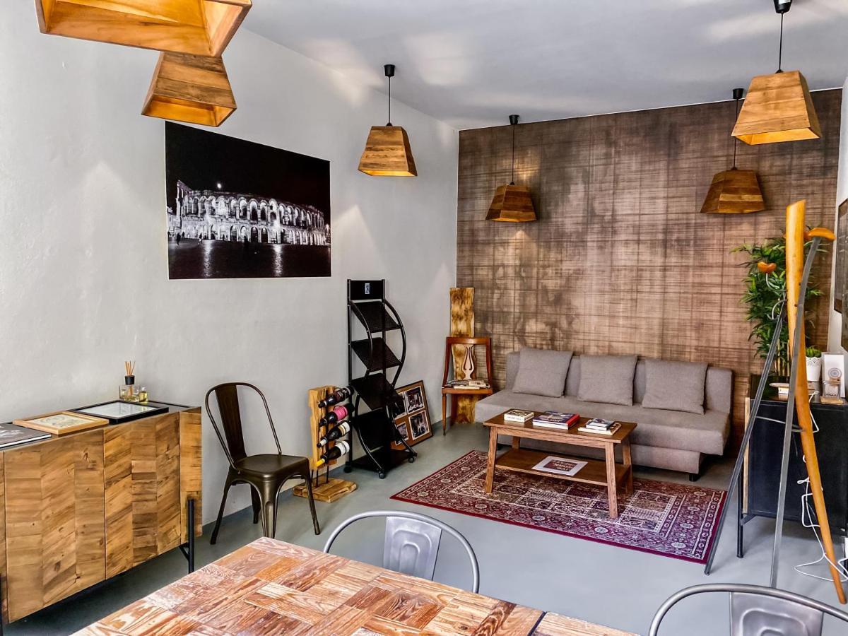 Tra Piazza Erbe E Piazza Bra Raffinata Maison Hotel Verona Bagian luar foto