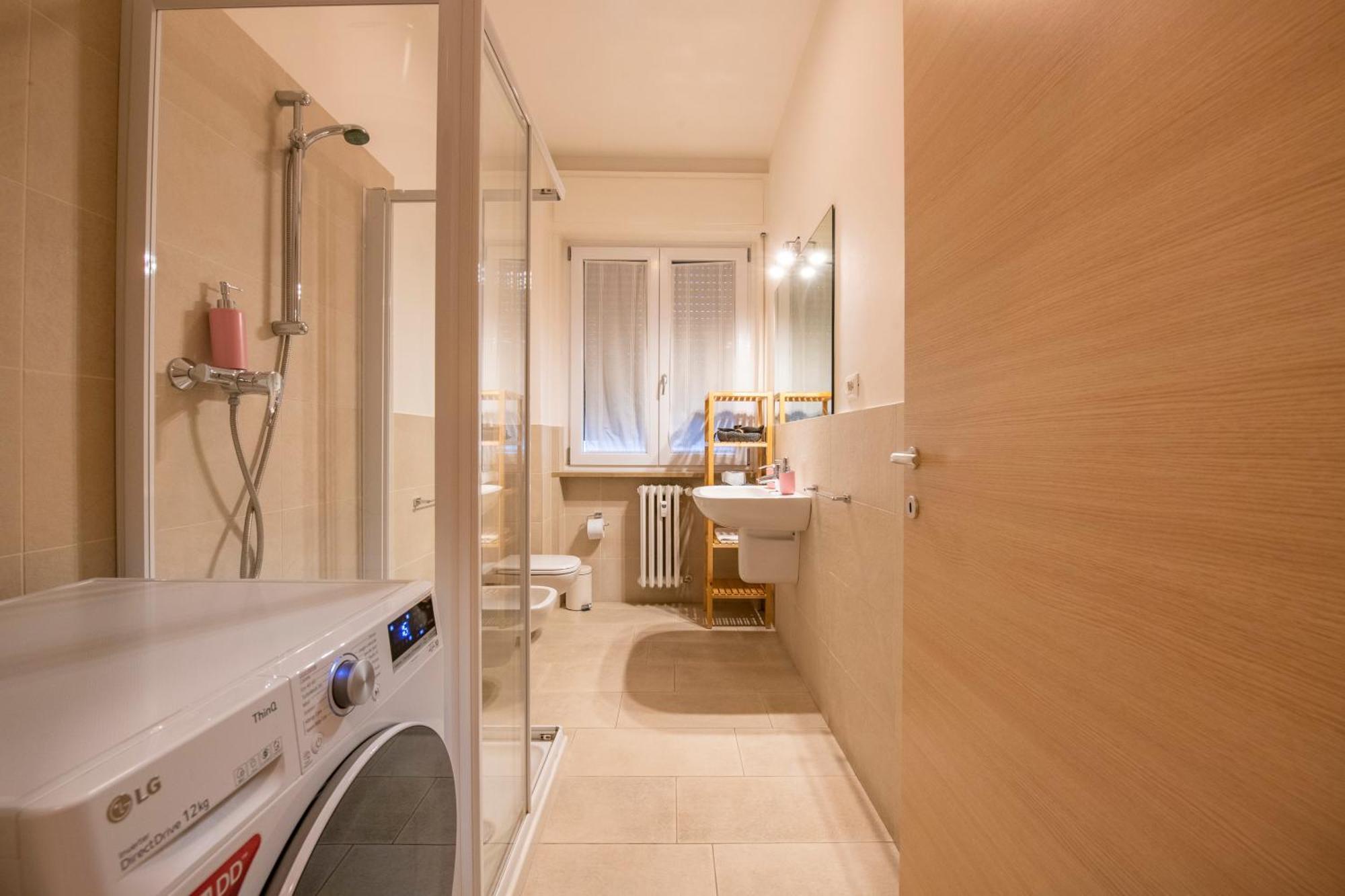 Tra Piazza Erbe E Piazza Bra Raffinata Maison Hotel Verona Bagian luar foto