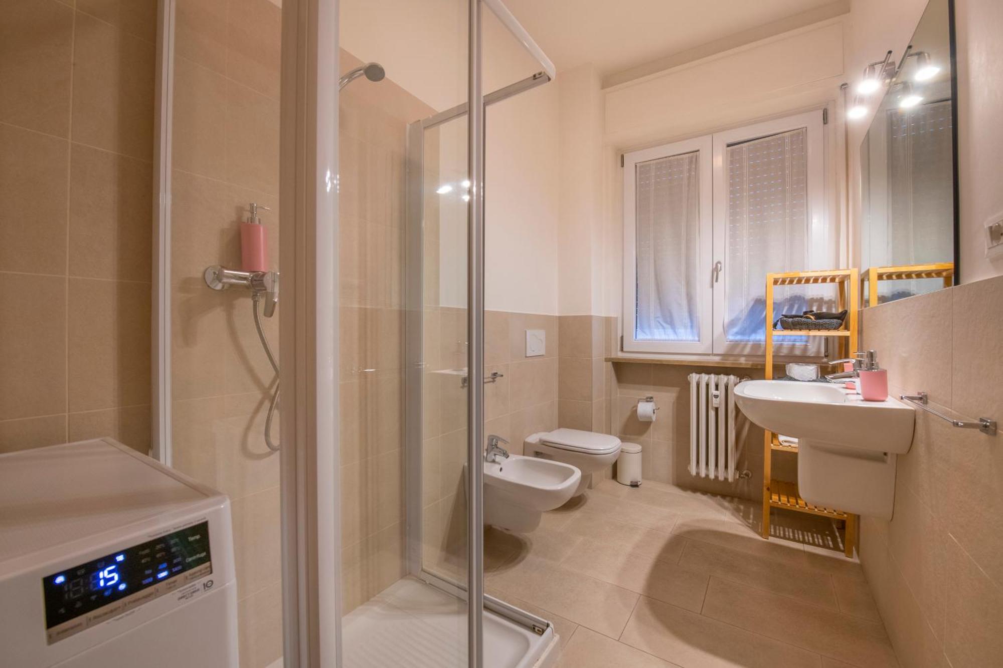 Tra Piazza Erbe E Piazza Bra Raffinata Maison Hotel Verona Bagian luar foto